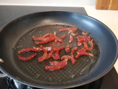 lap cheong frying