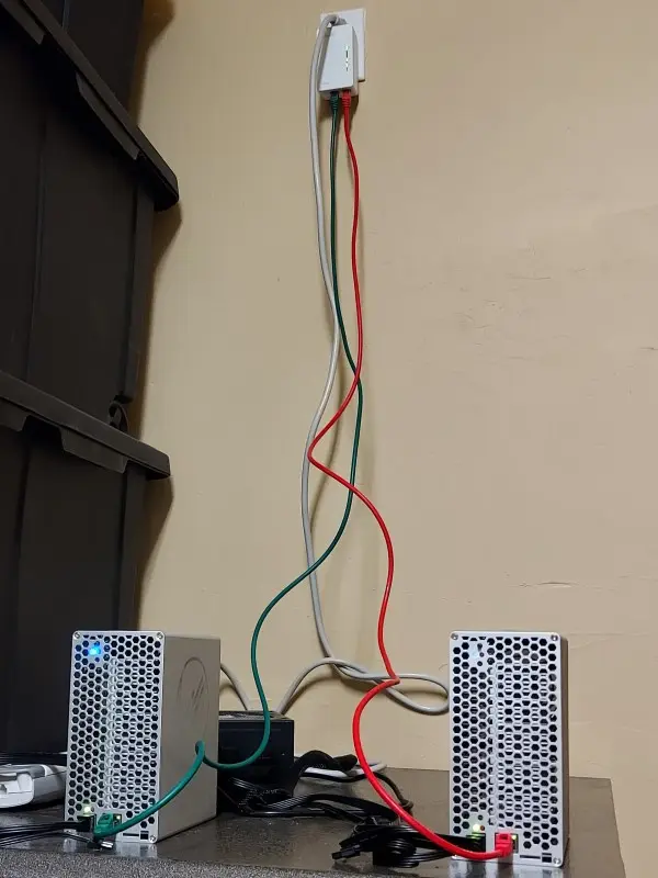 ff8e9c2bed466b374b5d40d51e48ac574a23ad4b357e1a38239155e5617dc557.jpg