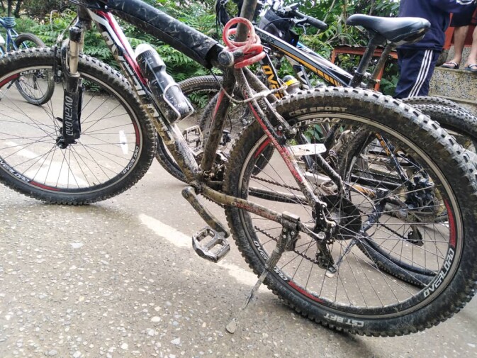 The Dirtiest Cycling Trip | A Rainy Day & Muddy Clothing!