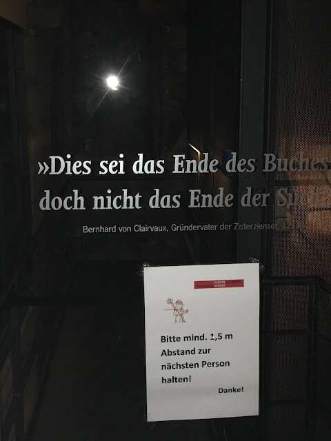 e5c5c26262a3c5a70c76b34227c0e0a0c78c6dde4f310d119ba7e79e3ce88523.jpg