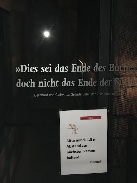 e5c5c26262a3c5a70c76b34227c0e0a0c78c6dde4f310d119ba7e79e3ce88523.jpg