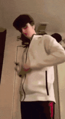 28e205c7bc981957bfc45b0e17e0c311258b2341ab94af637b28be353b0fc26f.gif
