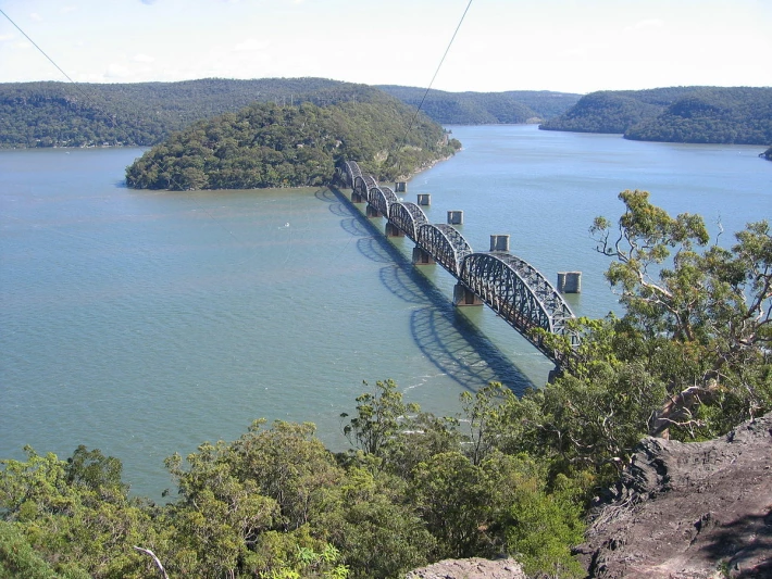 Picture From https://en.wikipedia.org/wiki/Hawkesbury_River_railway_bridge
