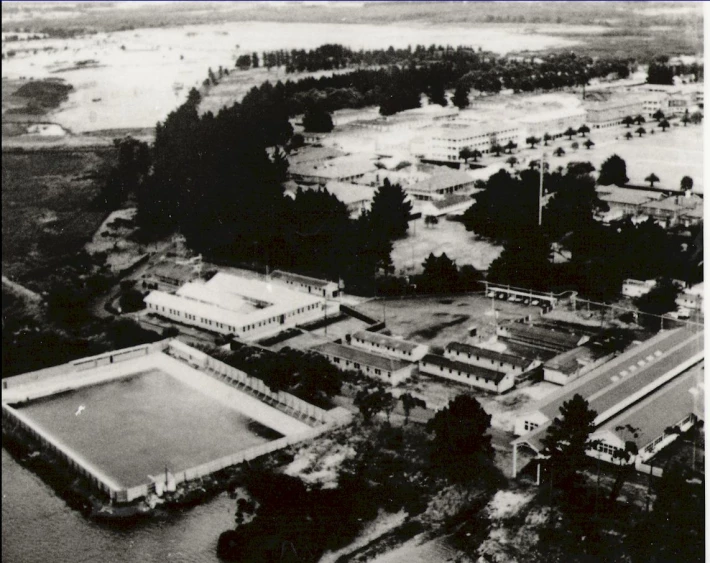 image source (http://www.rancba.org.au/history_of_comms_school.htm }
