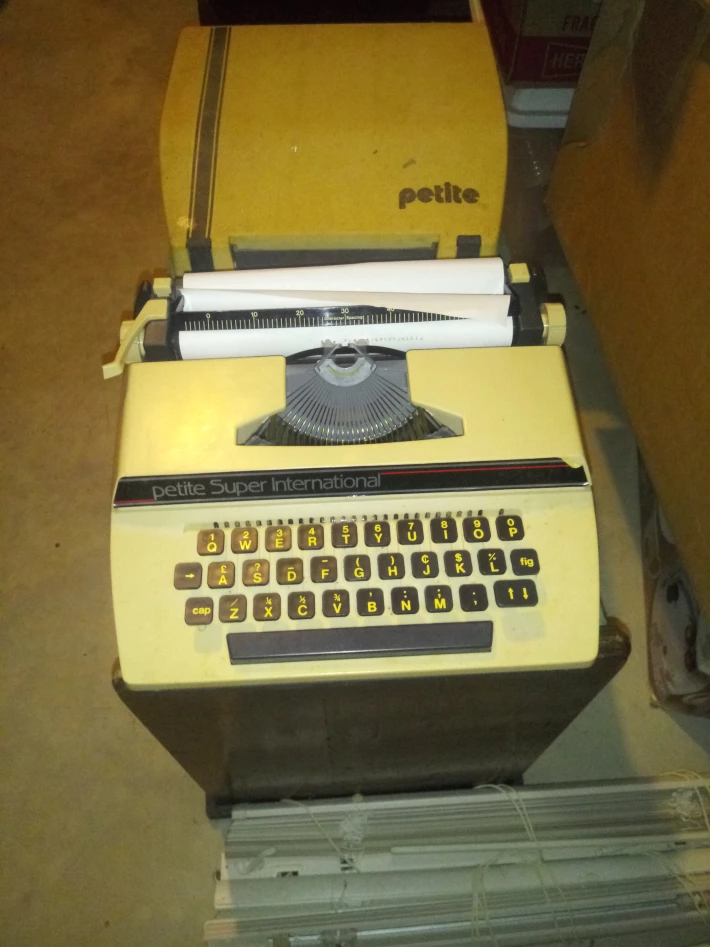 petite typewriter