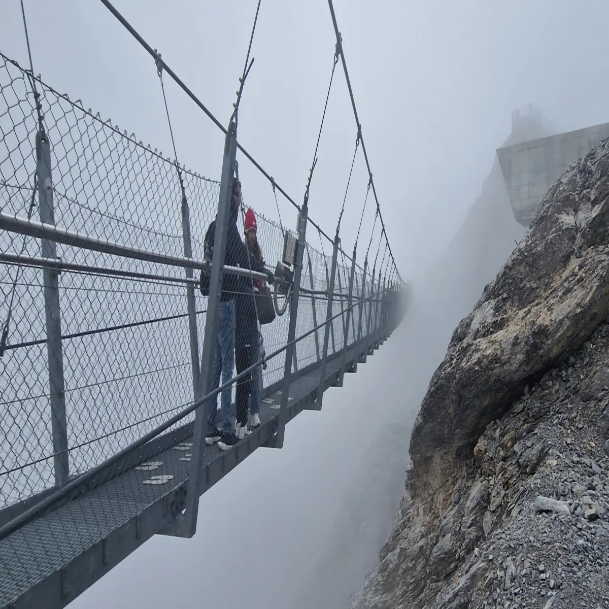 Floating bridge