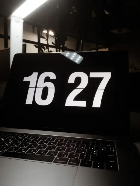 Picture of a computer clock