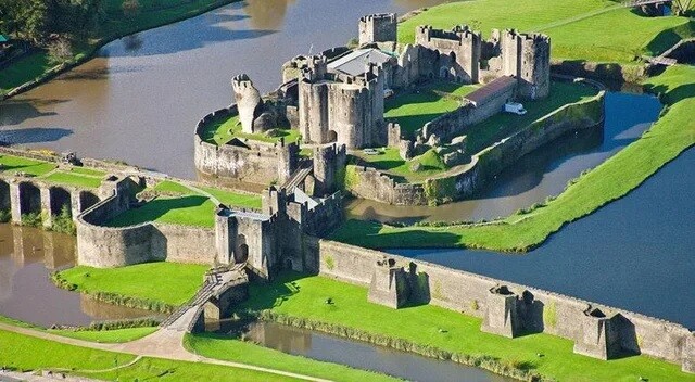 Caerphilly Castle, Wales (1268)
