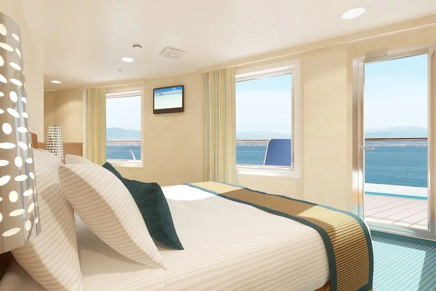 Cruise ship