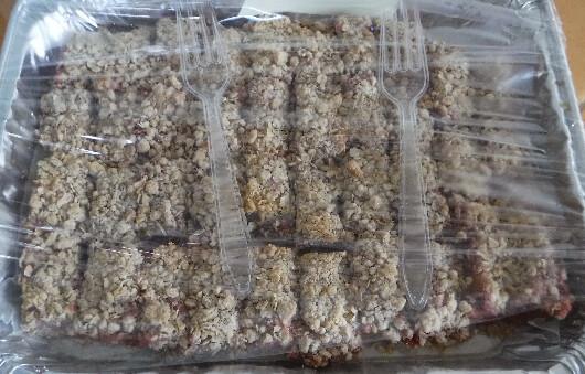 Strawberry / Rhubarb Crumble Squares