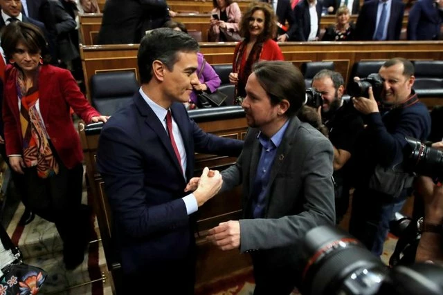 Pedro Sánchez (left) and Podemos´s leader Pablo Iglesias