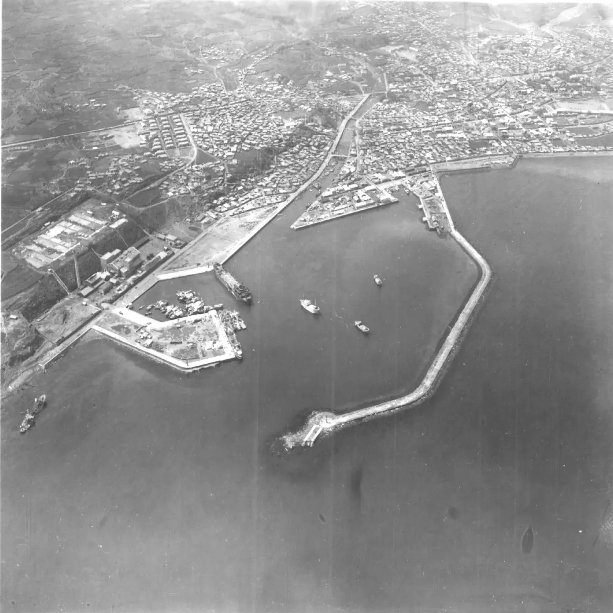 Aerial view of Jeju Island harbor, 1948. US National Archives/ Public Domain