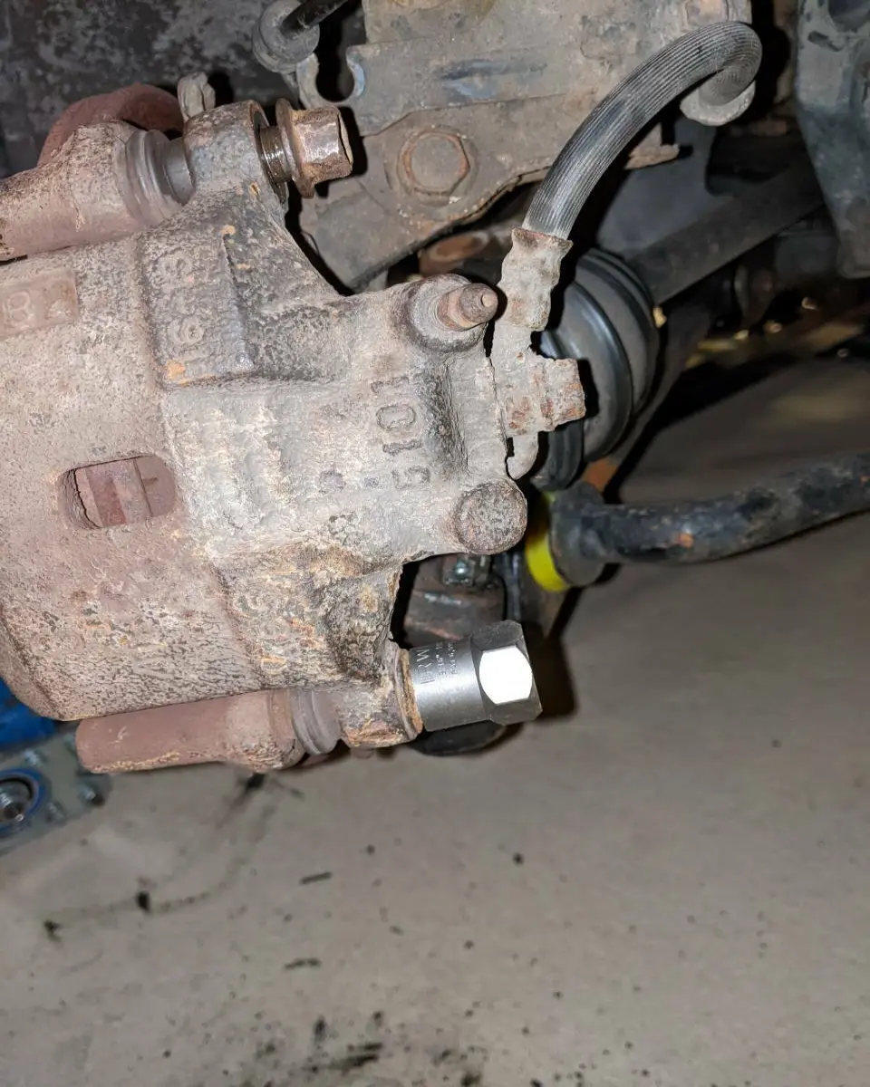 gripper on bolt