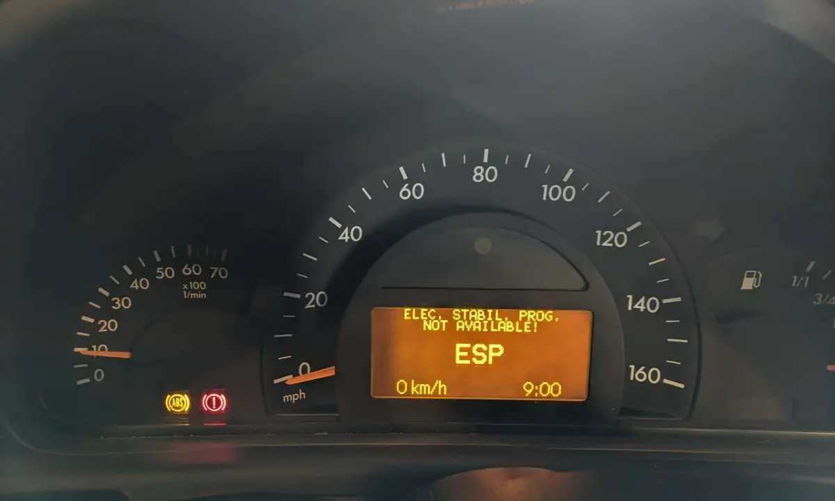 82a14f70e70b284e967ddbeb3d38a6e12d1b3555ad5ad1b88887cfbea993d8fc.jpg