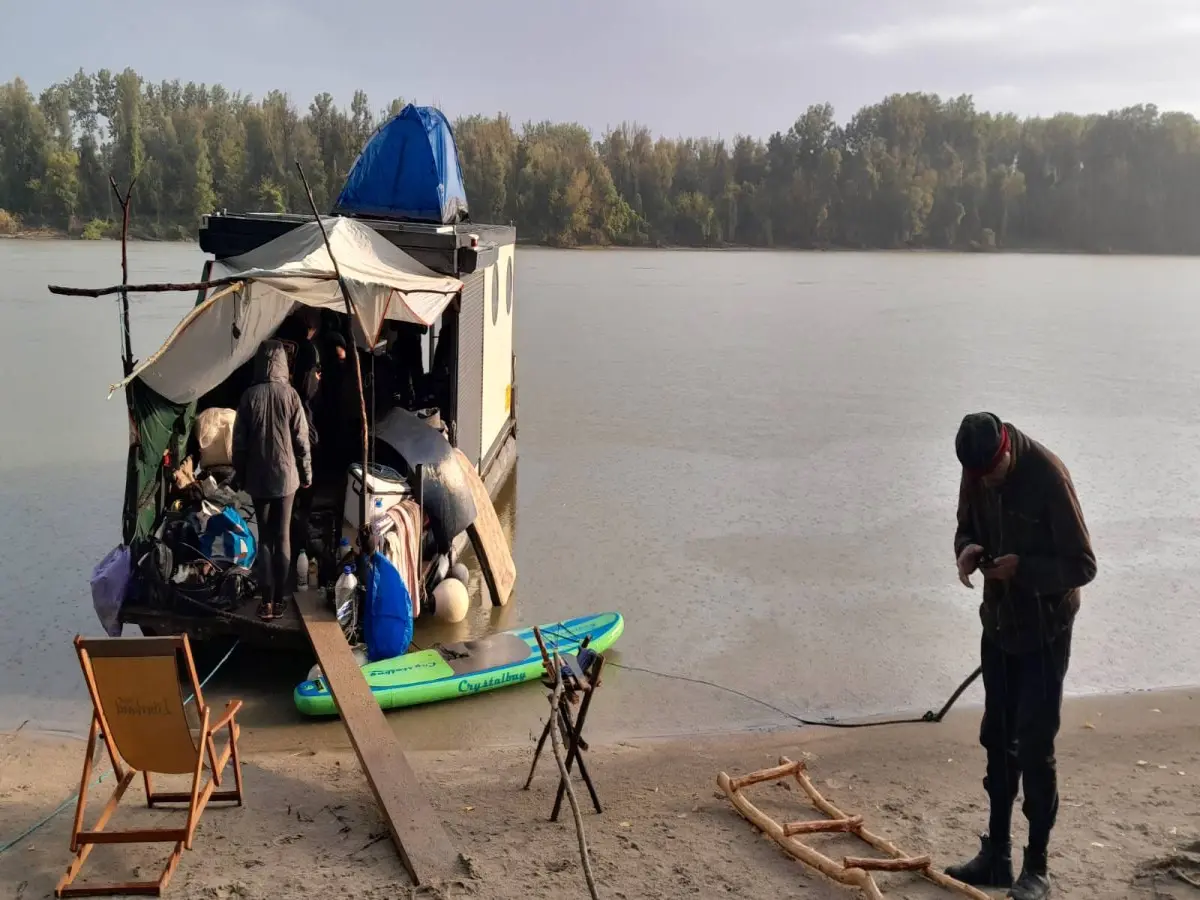 Liberland settlers after #brutal #Croatia #Invades😢🚨