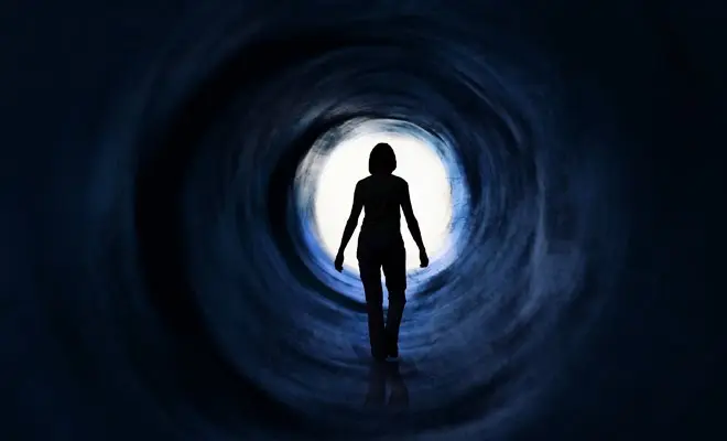 https://www.diariofemenino.com/articulos/psicologia/significado-de-los-suenos/sonar-con-un-tunel-encuentra-la-salida/amp/